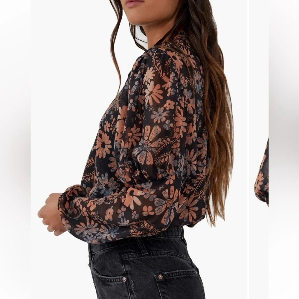 Free People Clarissa Puff Sleeve Top in Midnight Combo